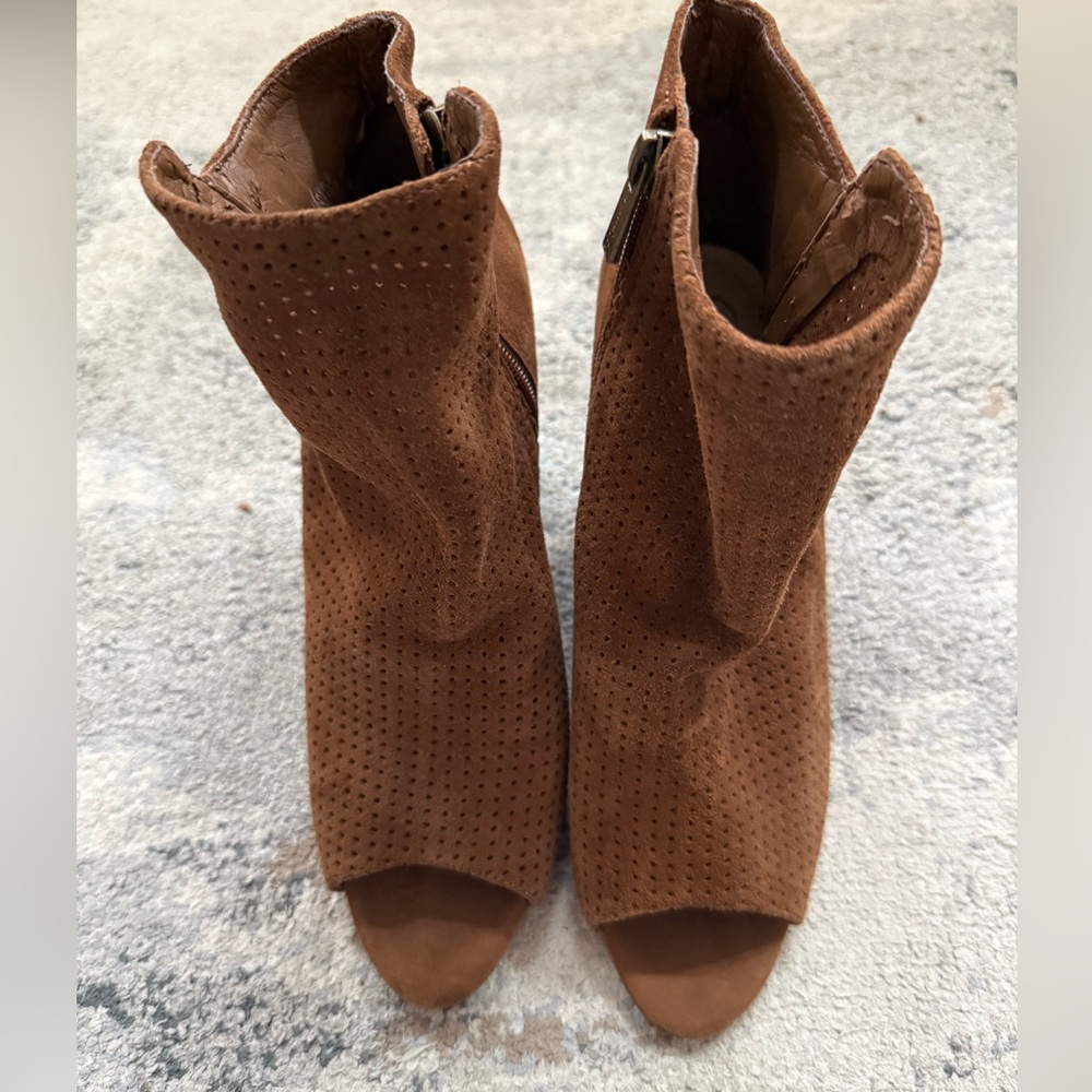 Jessica Simpson Tan Perforated Ankle Booties